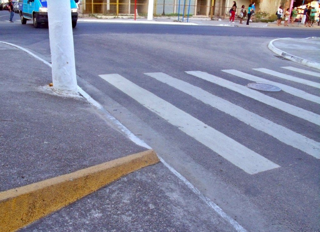 Maricá: Uma cidade sem acessibilidade 4 Ruas sem acessibilidade alguma. Rampas fora de padrão e calçadas irregulares.