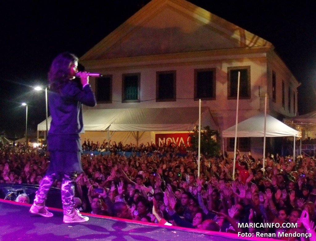 Dia do Evangélico é comemorado com shows gospel em Maricá 9 Aline Barros anima o 'Dia do Evangélico' em Maricá. (Foto: Renan Mendonça | Maricá Info)