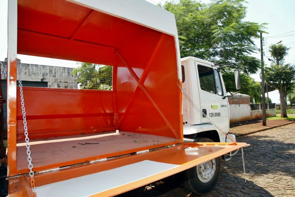 Prefeitura de Maricá paga quase R$11 milhões em aluguel de veículos 8 Modelo de caminhão para a coleta seletiva.