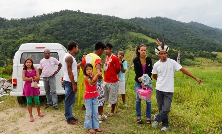 Índios rejeitam nova área no Caxito oferecida pela Prefeitura de Maricá 7 indigenas rejeitam area
