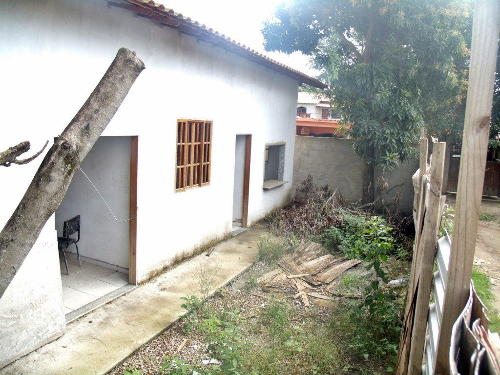Precariedade nos postos de saúde em Inoã 10 Novas instalações do Posto de Saúde de Inoã estão abandonadas. Moradores do local reclamam do consumo de drogas e da utilização do local para a prostituição. (Foto: Maxuel Moura | Maricá Info)