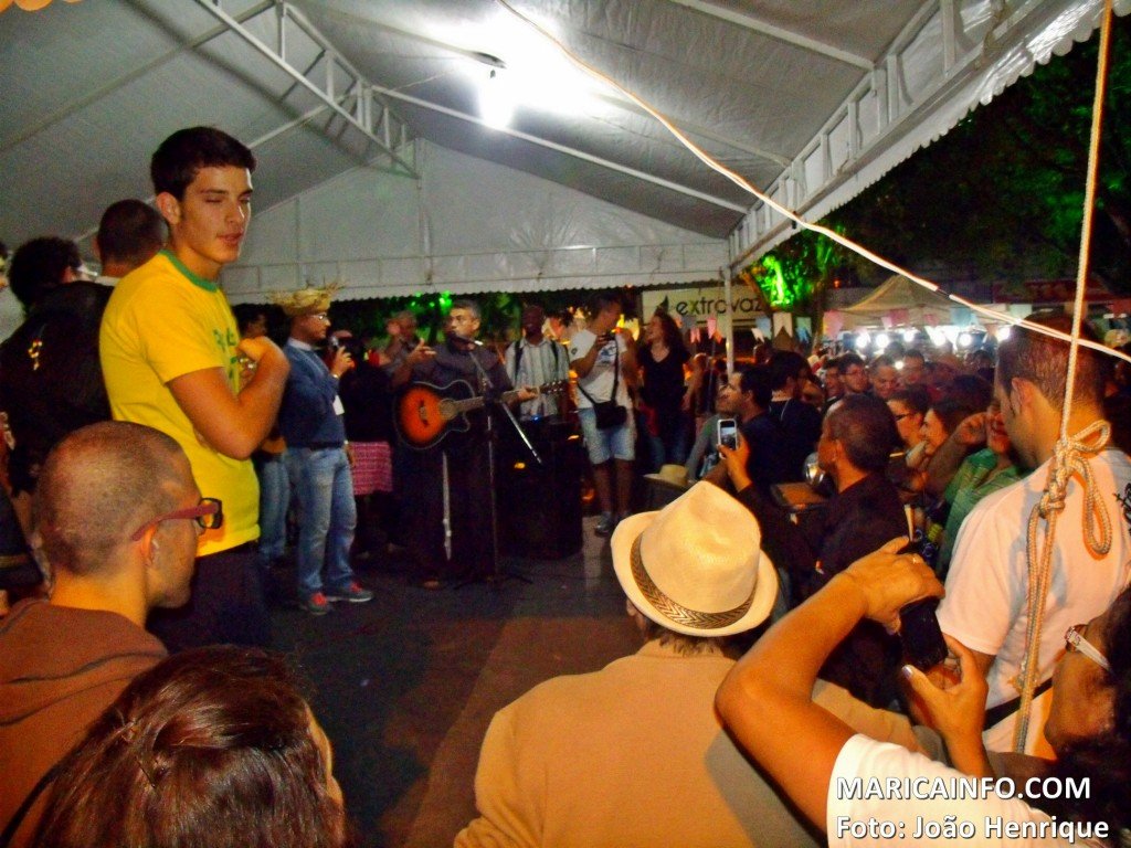 JMJ 2013: Arraiá reúne peregrinos em Maricá 11 Peregrinos Italianos mostraram um pouco de sua música. (Foto: João Henrique | Maricá Info)