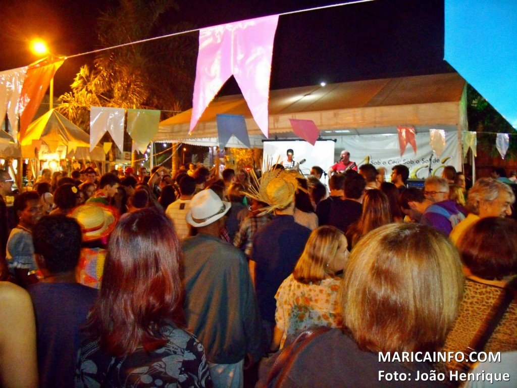 JMJ 2013: Arraiá reúne peregrinos em Maricá 9 Peregrinos Italianos puderam conhecer tradições e comidas típicas do Brasil. (Foto: João Henrique | Maricá Info)