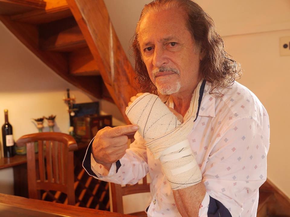 Prefeitura confirma show do Alceu Valença em Maricá 9 Mesmo tendo fraturado a mão, Alceu Valença fará show em Maricá. (Foto: Reprodução | Facebook)