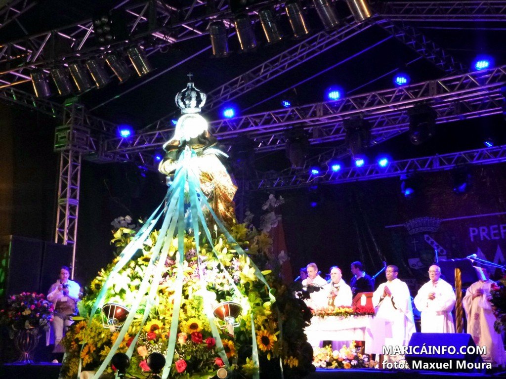Maricá: Milhares de fiéis participam de procissão e missa em homenagem a Nossa Senhora do Amparo 7 Celebração é pelo dia de Nossa Senhora do Amparo, padroeira de Maricá. (Foto: Maxuel Moura | Maricá Info)