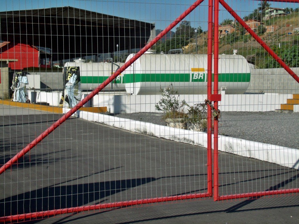 Prefeitura gasta R$4,5 milhões com posto de combustíveis que não funciona 5 Posto de Abastecimento da Frota Municipal já era pra estar funcionando desde Outubro do ano passado. (Foto: João Henrique | Maricá Info)