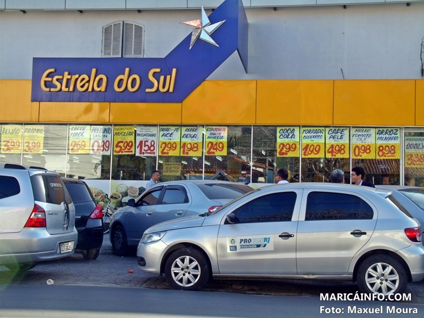 Em operação, PROCON-RJ encontra toneladas de produtos estragados no supermercado “Estrela do Sul” em Maricá 8 PROCON-RJ encaminhou o proprietário do estabelecimento para a Delegacia Policial com auxílio da Polícia. (Foto: Maxuel Moura | MaricáInfo.com)
