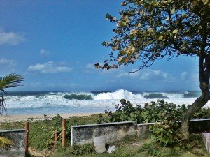 Maricá entra em alerta de ressaca e ondas podem chegar a 3m 6 Ondas podem chegar a 3 metros.
