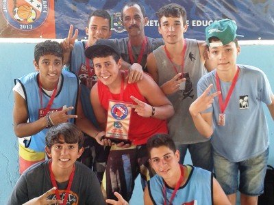 Jogos Estudantis 2013 - Veja os resultados 16 Campeões no basquete. (Foto: CMJ)