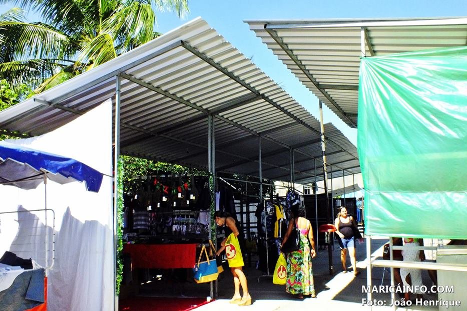 Vida difícil para os comerciantes do camelódromo de Maricá 8 Camelôs tiveram que gastar cerca de R$1,5 mil em cada reforma. (Foto: João Henrique | Maricá Info)