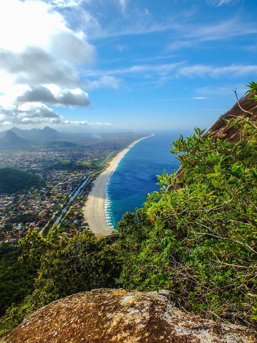 Trilhas de Maricá - Pedra do Elefante 5 Vista da Pedra do Elefante para a Praia de Itaipuaçu. (foto: João Henrique / Maricá Info)