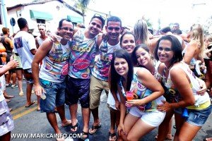 Bloco do Beijo anima foliões no Centro de Maricá 14 Bloco do Beijo (5)