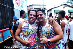 Bloco do Beijo anima foliões no Centro de Maricá 12 Bloco do Beijo (7)