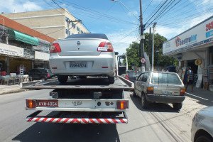 Maricá: Carros estacionados irregularmente começam a ser rebocados 5 Carro foi lacrado e conduzido para o Pátio Legal da Prefeitura de Maricá, em São José. (fotos: João Henrique | Maricá Info)