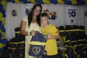 Maricá: LBV promove entrega de kits de materiais pedagógicos 11 Crianças receberam kits pedagógicos completos. (foto: Divulgação)