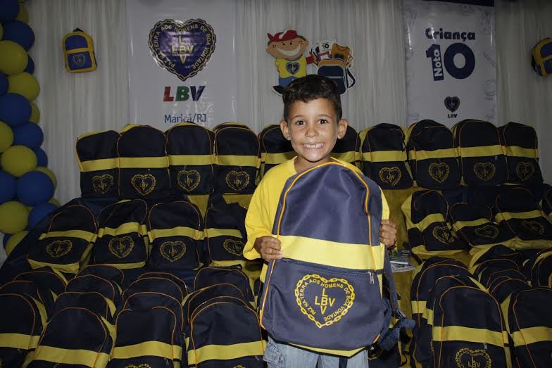 Maricá: LBV promove entrega de kits de materiais pedagógicos 12 Crianças receberam kits pedagógicos completos. (foto: Divulgação)