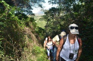 Circuito Ecológico de Maricá visita neste sábado a Pedra de Itaocaia 5 No topo da Pedra de Itaocaia, os participantes terão uma visão privilegiada das praias, lagoas e da Pedra do Elefante, que também fica em Itaipuaçu. (foto: Clarildo Menezes)