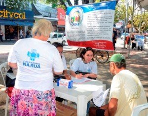 Prefeitura de Maricá promove ação social para moradores de rua 10 Ação para moradores em situação de rua ocorreu no Centro da cidade e contou com a parceria de diferentes secretarias e programas. (foto: Clarildo Menezes)