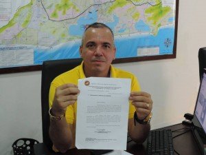 Maricá: Câmara arquiva pedido de aumento no numero de vereadores 8 Robson Giorno com o parecer do Ministério Público, que mostra que a Lei Orgânica de Maricá está errada. (foto: Reprodução)