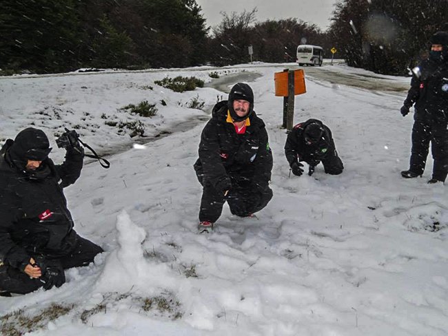 Morador de Maricá participa de programa da Marinha do Brasil na Antártica 10 Militares durante estadia na cidade de Punta Canas, no Chile. (foto: Divulgação)