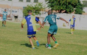 Guaratiba é o campeão da Taça Cidade de Maricá 8 Guaratiba venceu por 5 a 3 o Figueirense, espantando de vez a má fase que deixou o time durante alguns anos fora da decisão. (foto: Clarildo Menezes)