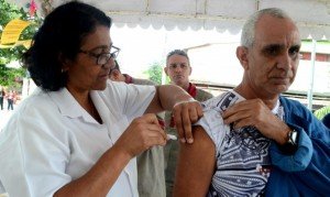 Maricá: Campanha de vacinação contra gripe imuniza mais de 3 mil 5 Vacinação segue até o dia 22 de maio. Expectativa é de que 29 mil pessoas sejam imunizadas no município. (foto: Clarildo Menezes)