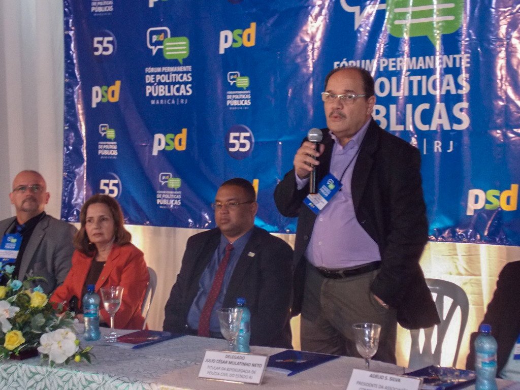 Maricá inicia fórum permanente de políticas públicas 9 Delegado da 82º DP (Maricá) esclareceu dúvidas dos participantes.