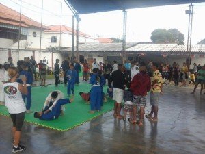 Maricá: Sábado de 'Viver Bem' em São José do Imbassaí 8 Aulas de ginástica, pilates, futsal, jiu-jitsu, judô, capoeira, krav maga, reforço escolar do 2º ao 5º ano e assessoria jurídica para pequenas causas.