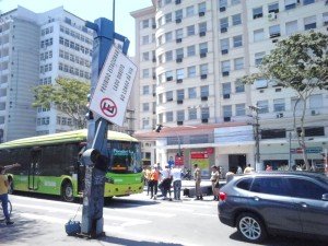 Niterói: Semáforo despenca em carro na Visconde do Rio Branco 7 transito niteroi