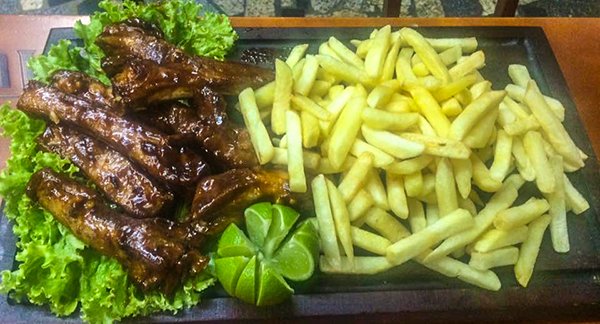 Maricá: ‘Chopp & Grill’ com chopp a R$ 2,50 nesta quarta e quinta 7 Costela com barbecue e fritas.