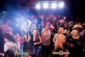 Itaipuaçu: Rancho Zé Colméia apresenta o melhor do sertanejo e forró neste domingo 6 Rancho Zé Colméia apresenta o melhor do sertanejo e forró.