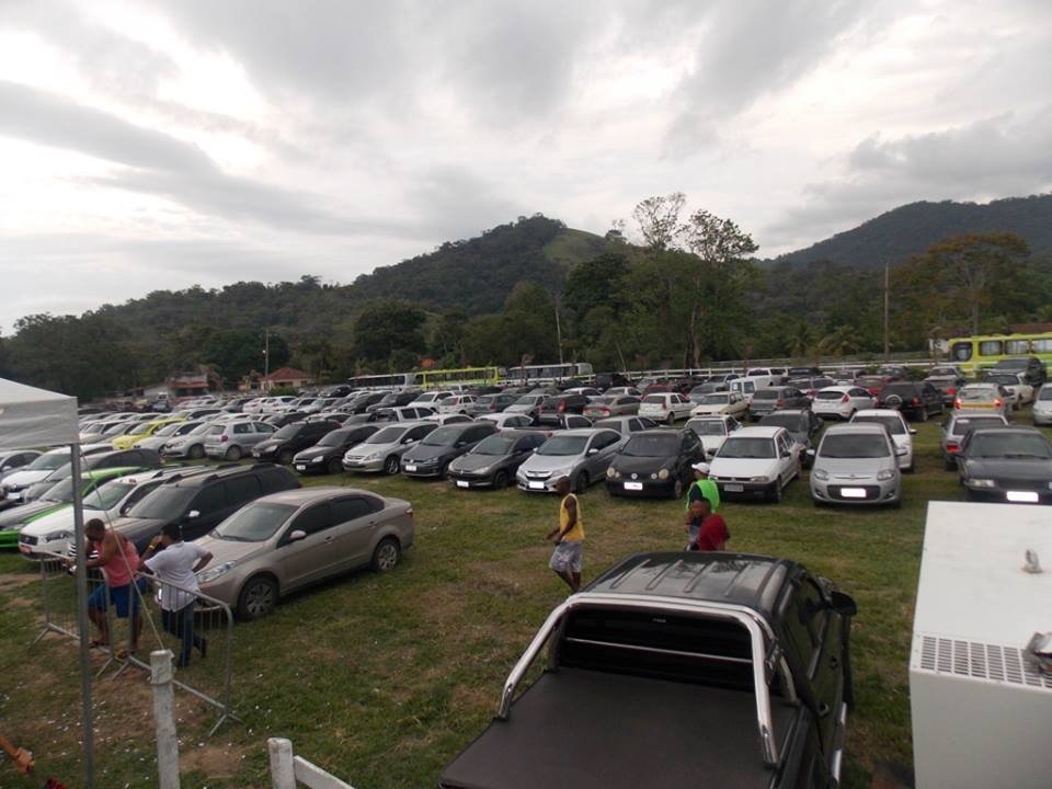 Maricá: Marcelo Delaroli reúne milhares de pessoas em festa de confraternização 9 estacionament0delaroe