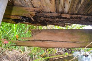 Itaipuaçu: Pontes em estado precário coloca vida de moradores em risco 11 Estrutura de ponte em estado precário em Itaipuaçu. (fotos: Itaipuaçu Que Queremos / Facebook)