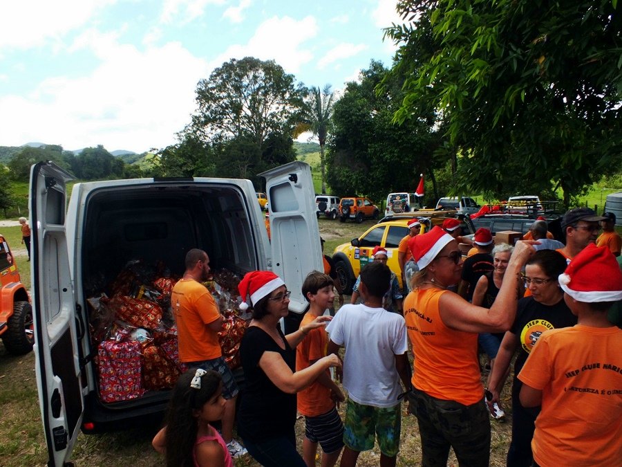 Maricá: Jipeiros fazem trilha natalina com entrega de presentes de Natal 31 jcm-trilha-natalina-23