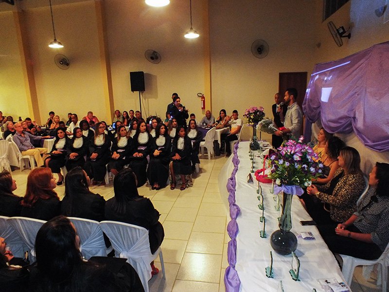 Instituto Embelleze Maricá forma novos cabeleireiros e manicures profissionais 9 DSCF8999