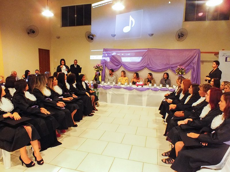 Instituto Embelleze Maricá forma novos cabeleireiros e manicures profissionais 14 DSCF9013