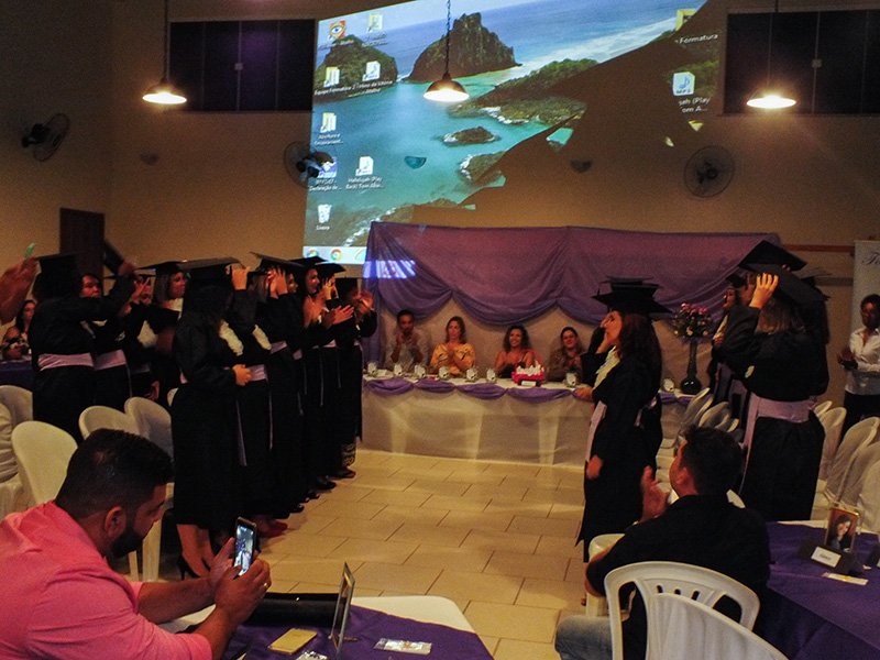 Instituto Embelleze Maricá forma novos cabeleireiros e manicures profissionais 7 DSCF9047