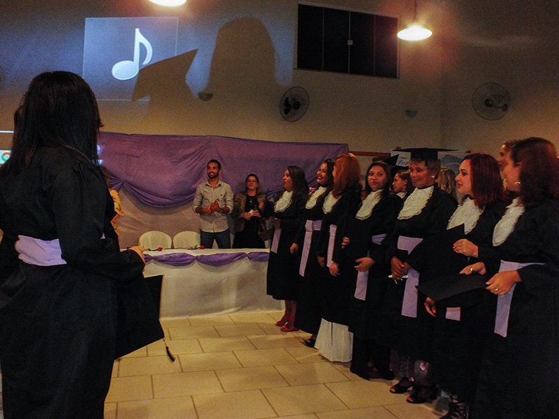 Instituto Embelleze Maricá forma novos cabeleireiros e manicures profissionais 8 DSCF9050