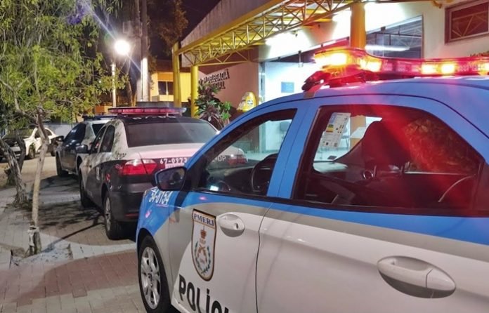 Duas jovens são assaltadas sob ameaça de arma no Centro de Maricá 7 82 DP DELEGACIA 696x446 1