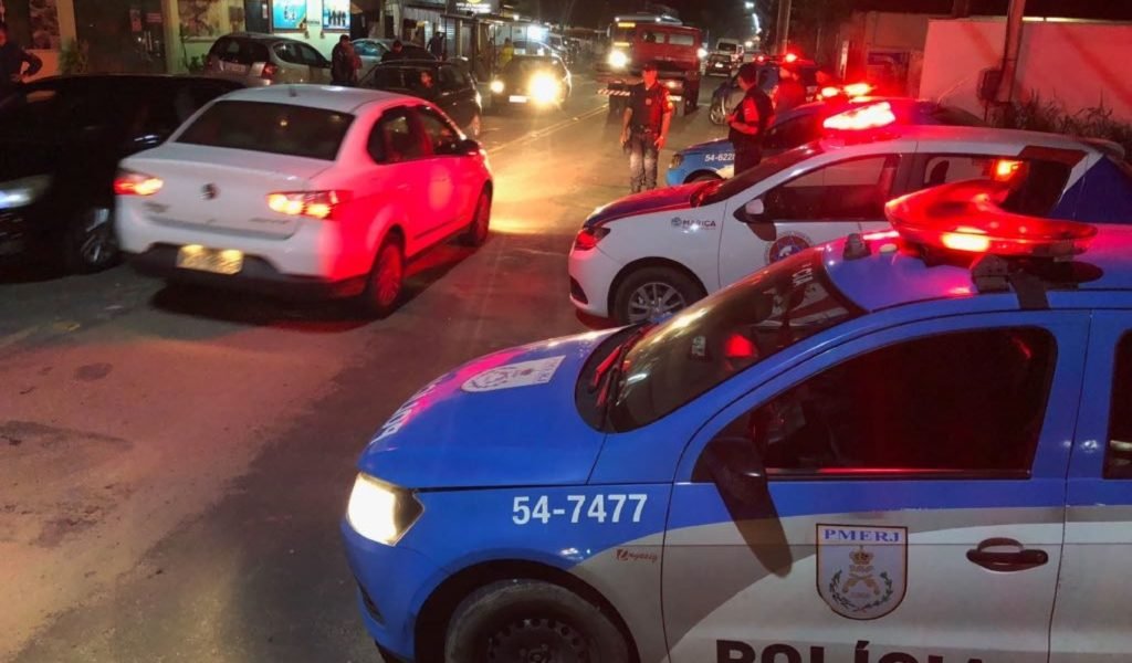 Itaipuaçu: Noite de assaltos durante primeiro domingo do ano 10 pm proeis marica viatura