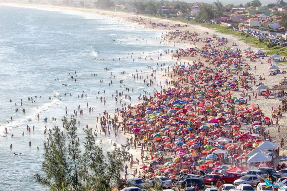 Maricá: Praias lotadas no último domingo do ano 10 praia de ponta negram