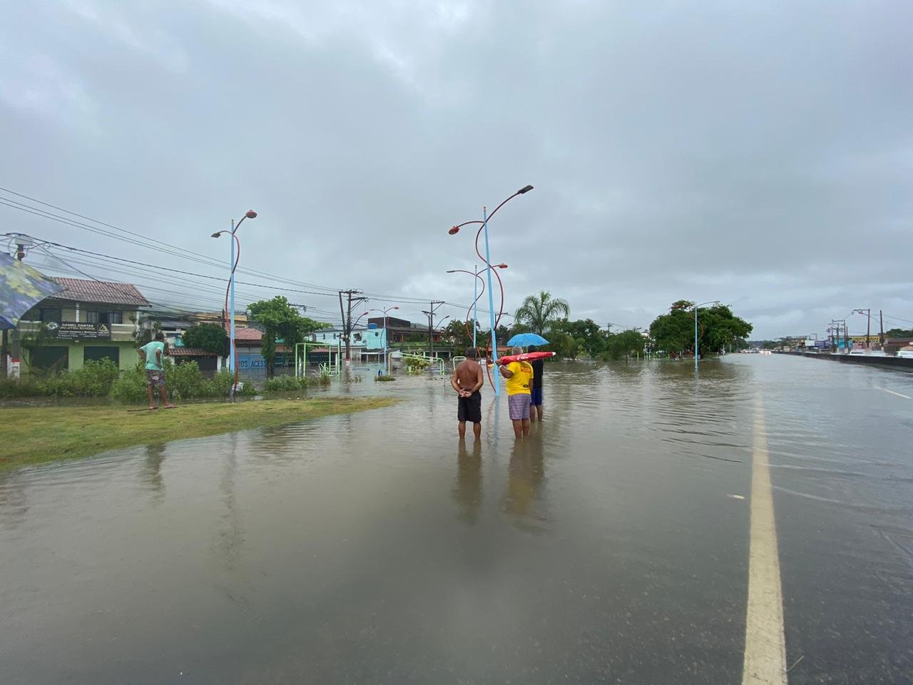 Defesa Civil emite alerta de possibilidade de fortes chuvas em Maricá (RJ) 8 chuva alagado