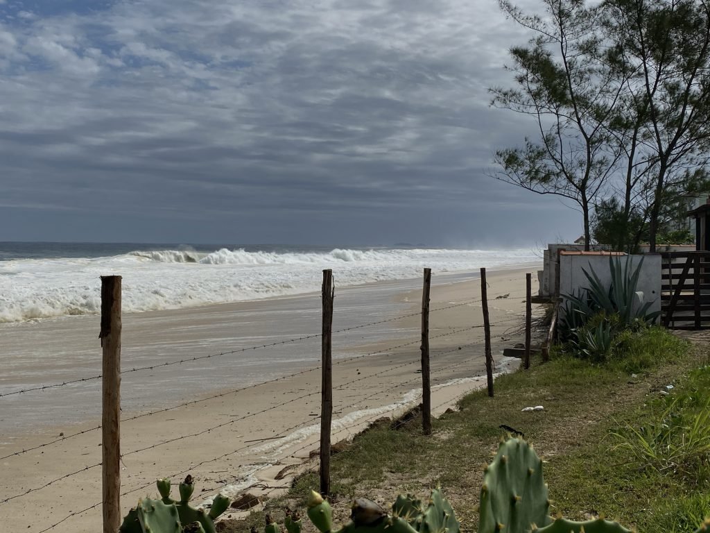 Maricá: Forte ressaca atinge o litoral, ondas chegam a 2,5 metros 9 img 1667