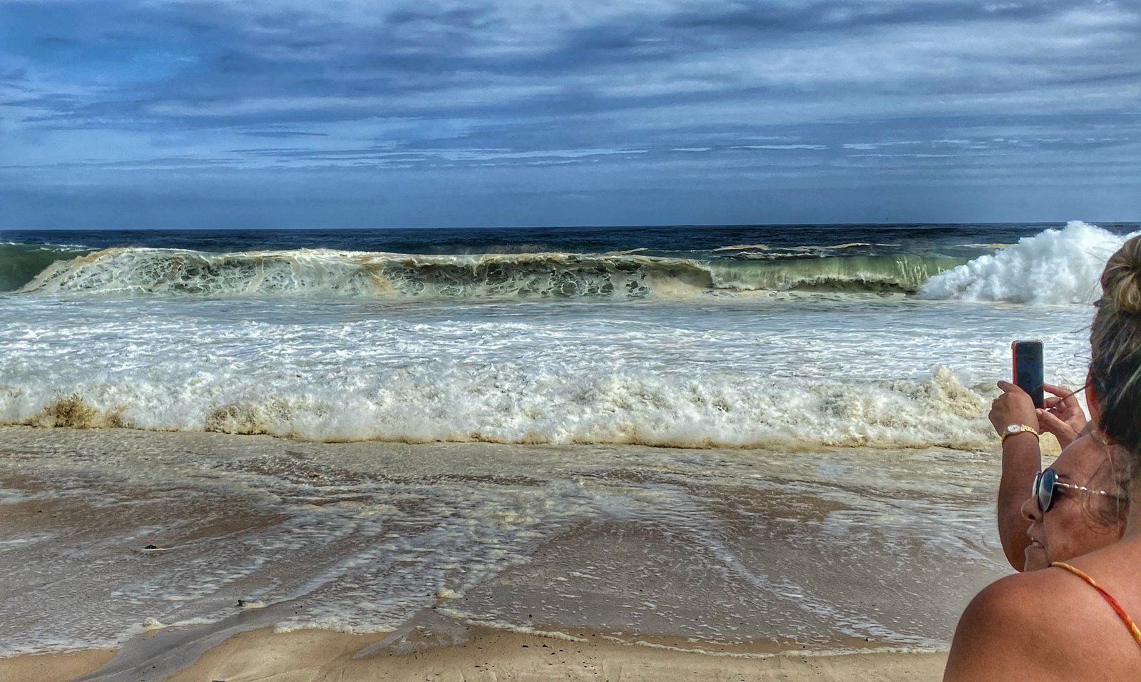 Maricá: Forte ressaca atinge o litoral, ondas chegam a 2,5 metros 8 img 1668 scaled