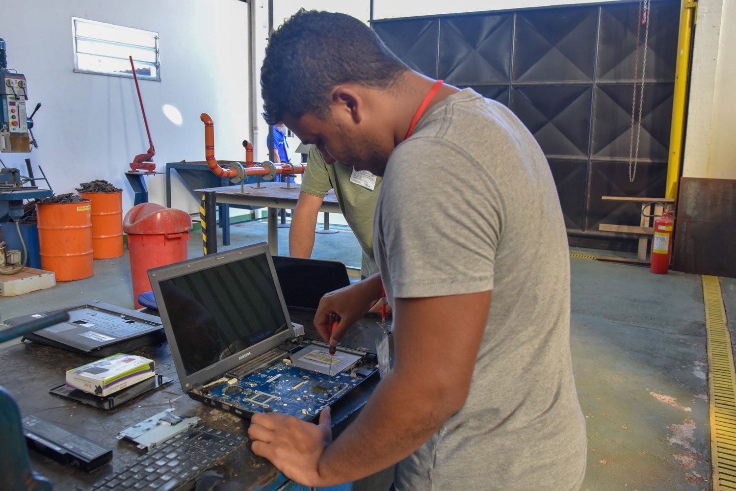 Maricá: Abertas inscrições para curso gratuito de montagem e reparo de computadores 9 montagem de comp