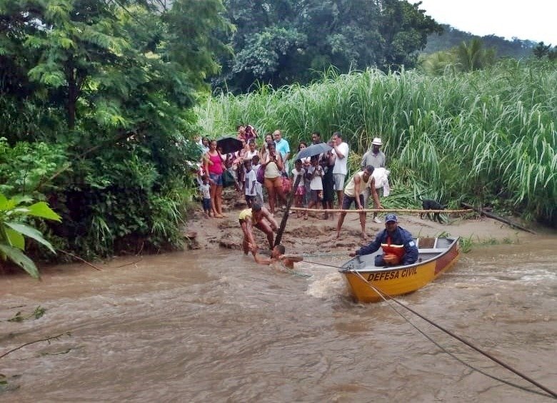 Forte chuva deixa pessoas ilhadas em Maricá (RJ) 7 chuva marica