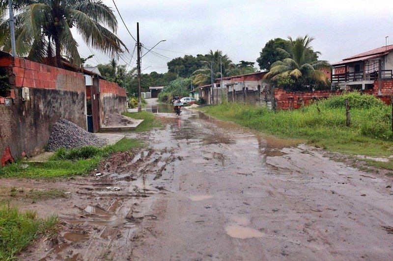 Forte chuva deixa pessoas ilhadas em Maricá (RJ) 9 chuva marica3