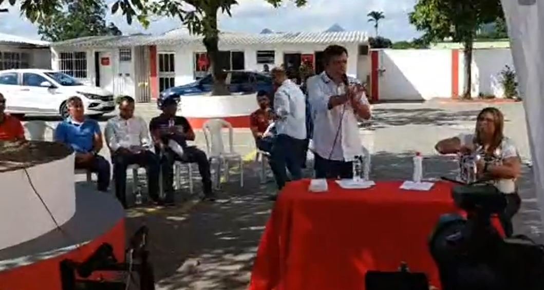 Maricá: Durante entrevista coletiva, prefeito confirma 9 casos suspeitos de coronavírus 9 coletiva fabiano horta