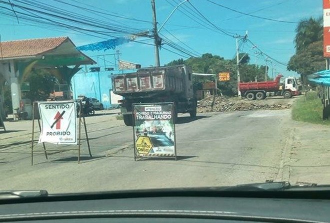 Itaipuaçu: Buraqueira começa a ser reparada pela prefeitura na Avenida Carlos Marighella 12 obra estrada ita