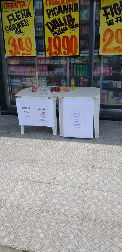 Em Maricá, grupo faz campanha de doação de alimentos: 'Quem tem põe, quem não tem tira' 8 94839099 2821845861266666 7660093353739943936 o